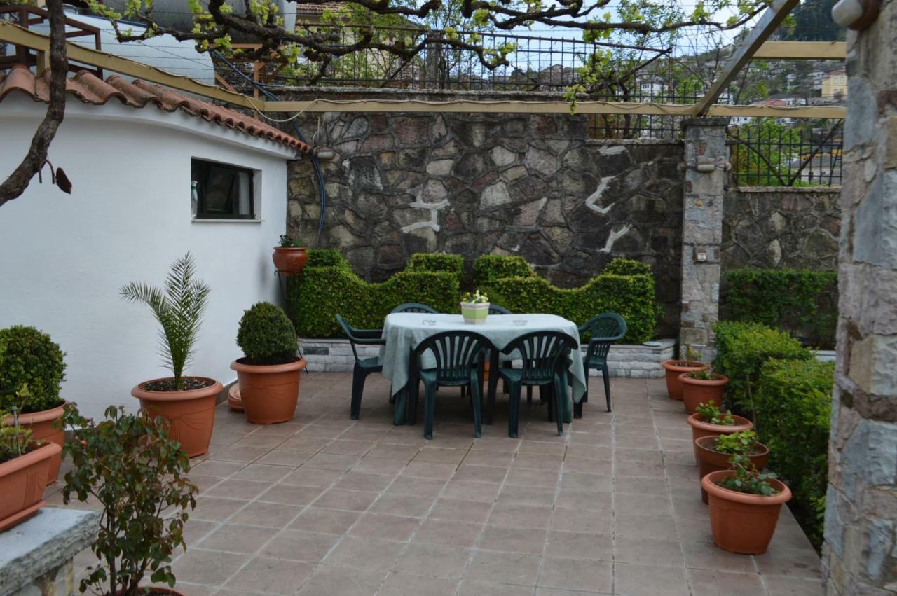 Vila Ss Kekezi Villa Gjirokastër Екстериор снимка