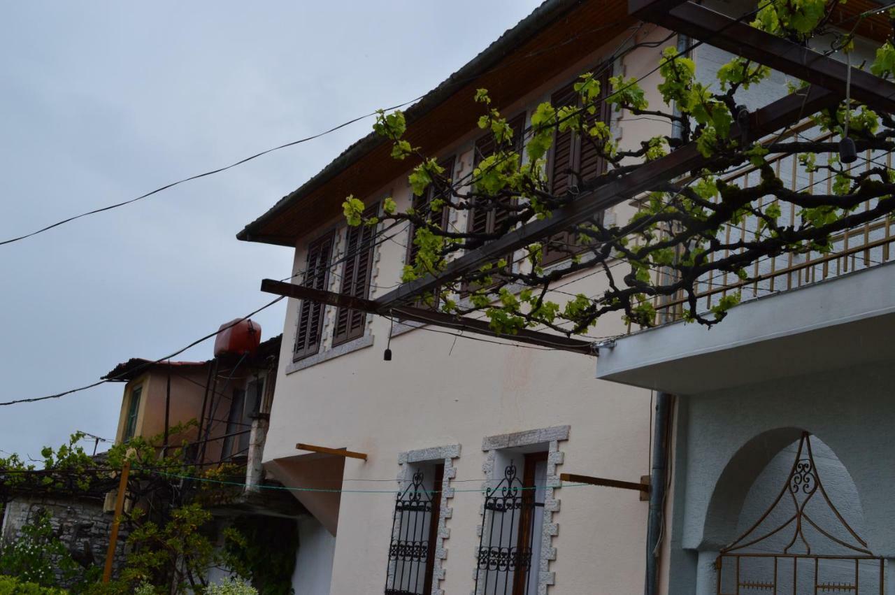 Vila Ss Kekezi Villa Gjirokastër Екстериор снимка